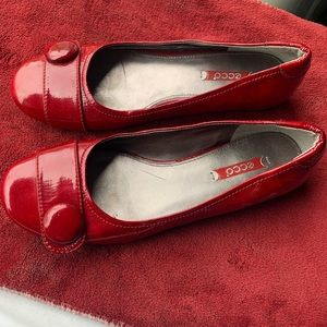 Ecco red patent leather ballet flats